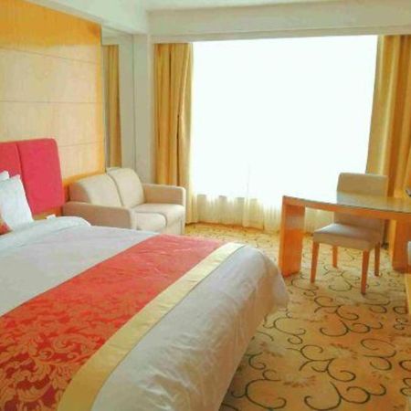Golden Lustre Hotel Шэньчжэнь Экстерьер фото