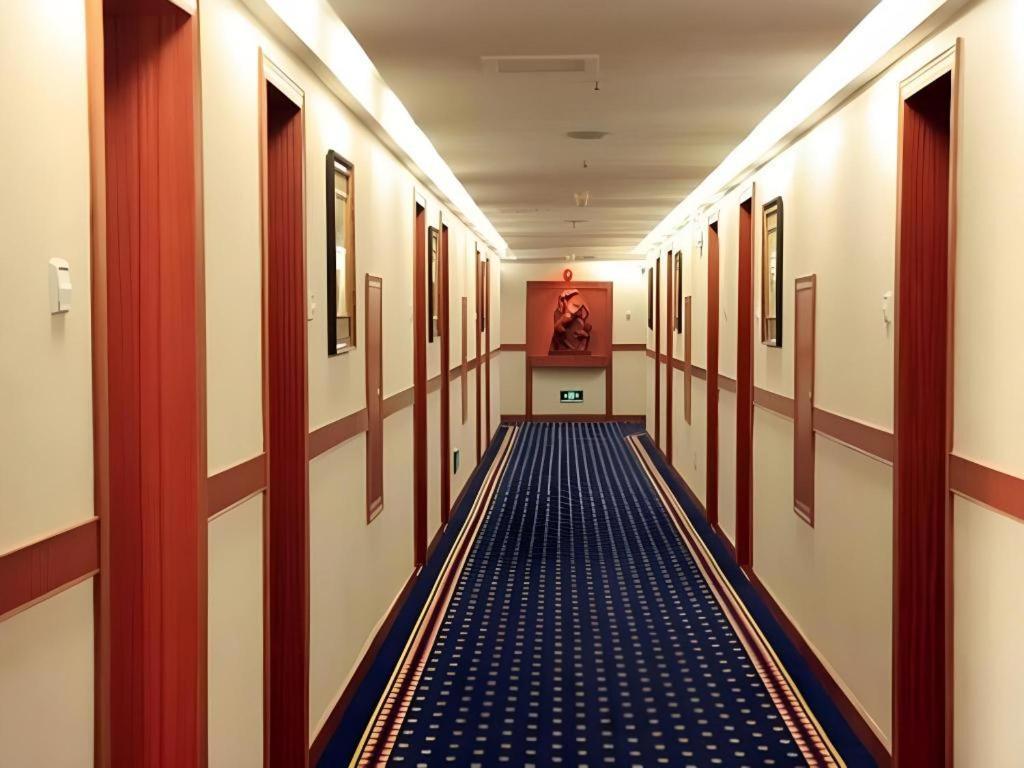 Golden Lustre Hotel Шэньчжэнь Экстерьер фото