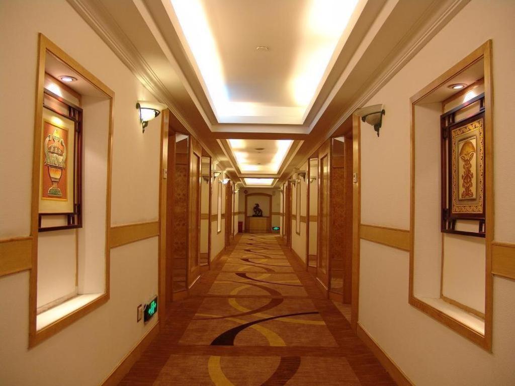 Golden Lustre Hotel Шэньчжэнь Экстерьер фото