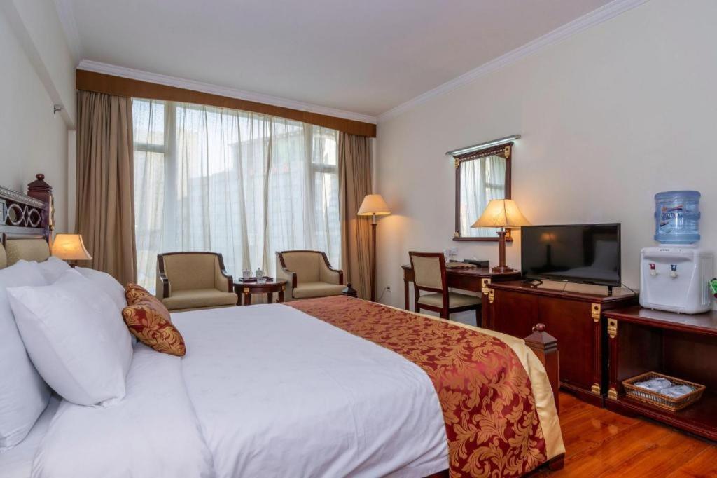 Golden Lustre Hotel Шэньчжэнь Экстерьер фото
