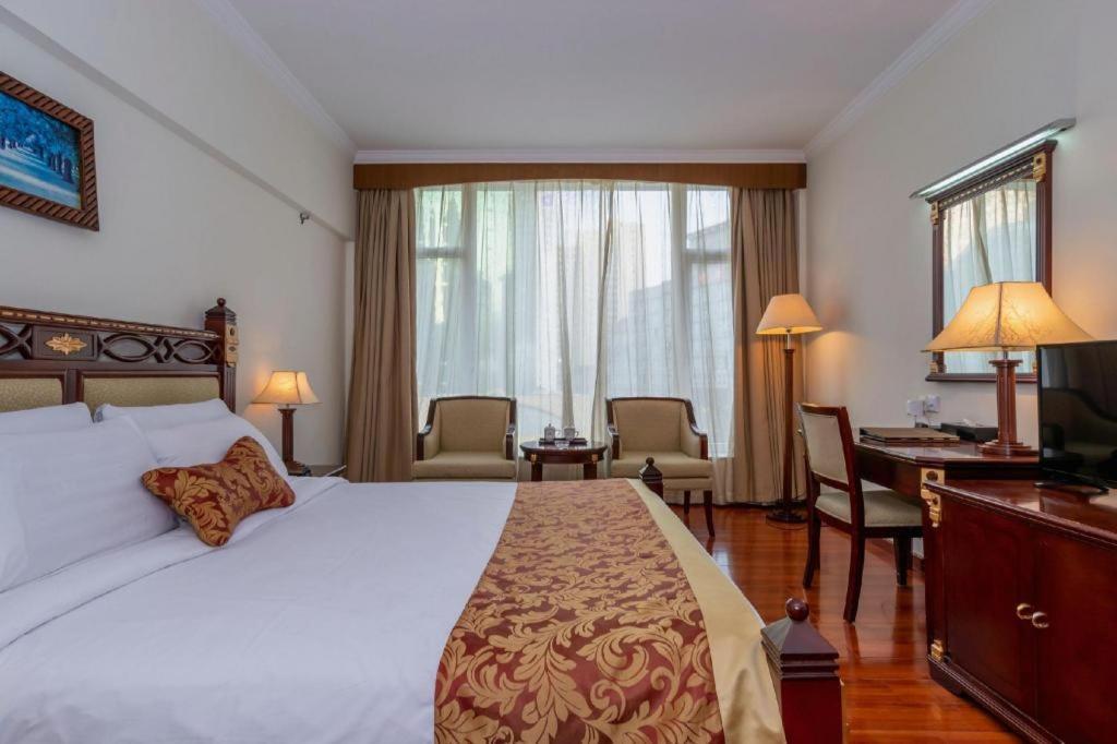 Golden Lustre Hotel Шэньчжэнь Экстерьер фото